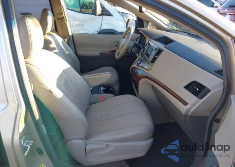 2011 Toyota Sienna Xle V6 z USA, uszkodzony, nr VIN 5TDYK3DC6BS004833